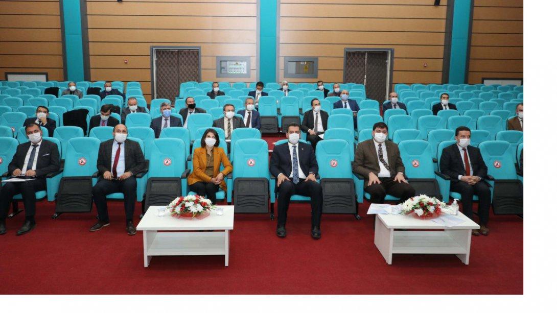 Yükseköğretim Kurumları Sınavı'na (YKS) girecek öğrencilere yönelik çalışmalar masaya yatırıldı.
